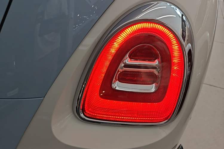 Used ORA Ballet Cat 2023 401 km Luxury Version Right Rear Taillight