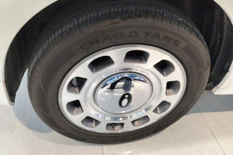Used ORA Ballet Cat 2023 401 km Luxury Version Right Rear Wheel Hub
