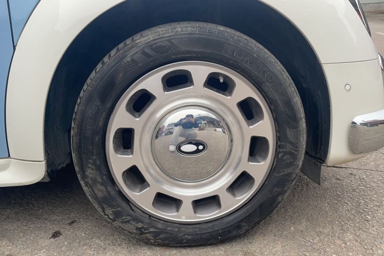 Used ORA Ballet Cat 2023 401 km Luxury Version Right Rear Wheel Hub