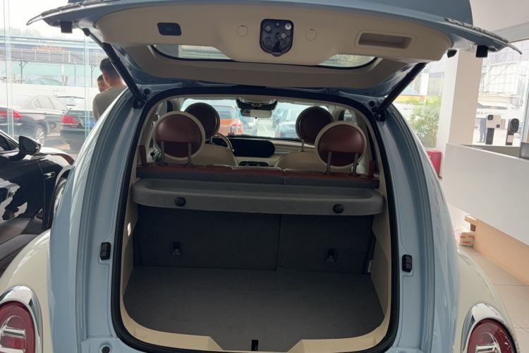 Used ORA Ballet Cat 2023 401 km Luxury Version Trunk