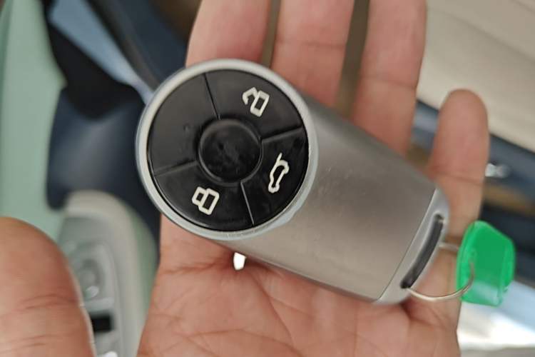 Used ORA Ballet Cat 2023 401 km Luxury Version Vehicle Key