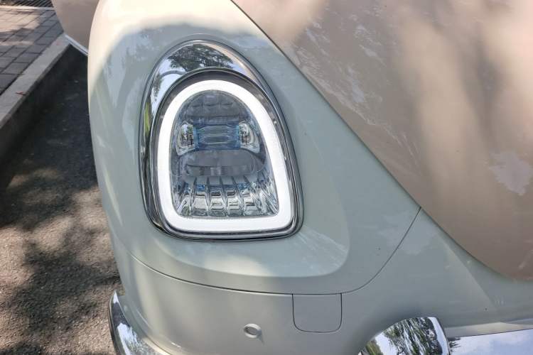 Used ORA Ballet Cat 2023 401 km Luxury Version Right Front Headlight