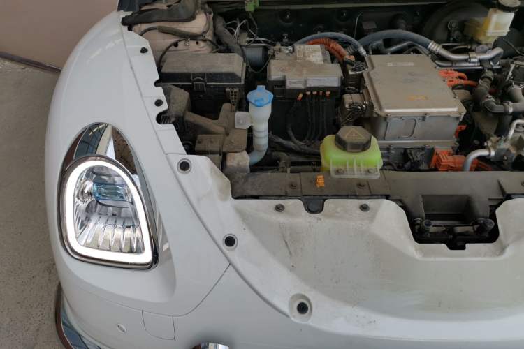 Used ORA Ballet Cat 2023 401 km Luxury Version Engine Bay Right