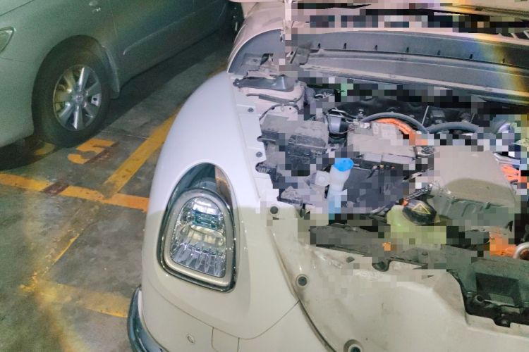 Used ORA Ballet Cat 2023 401 km Luxury Version Engine Bay Right