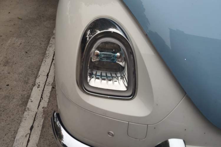 Used ORA Ballet Cat 2023 401 km Luxury Version Right Front Headlight