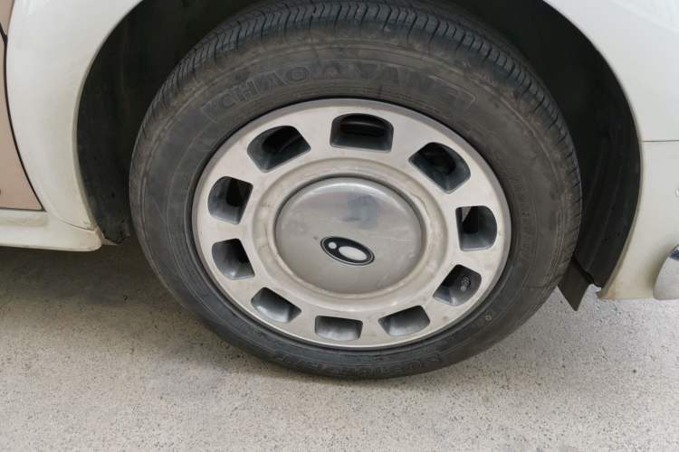 Used ORA Ballet Cat 2023 401 km Luxury Version Right Front Wheel Hub