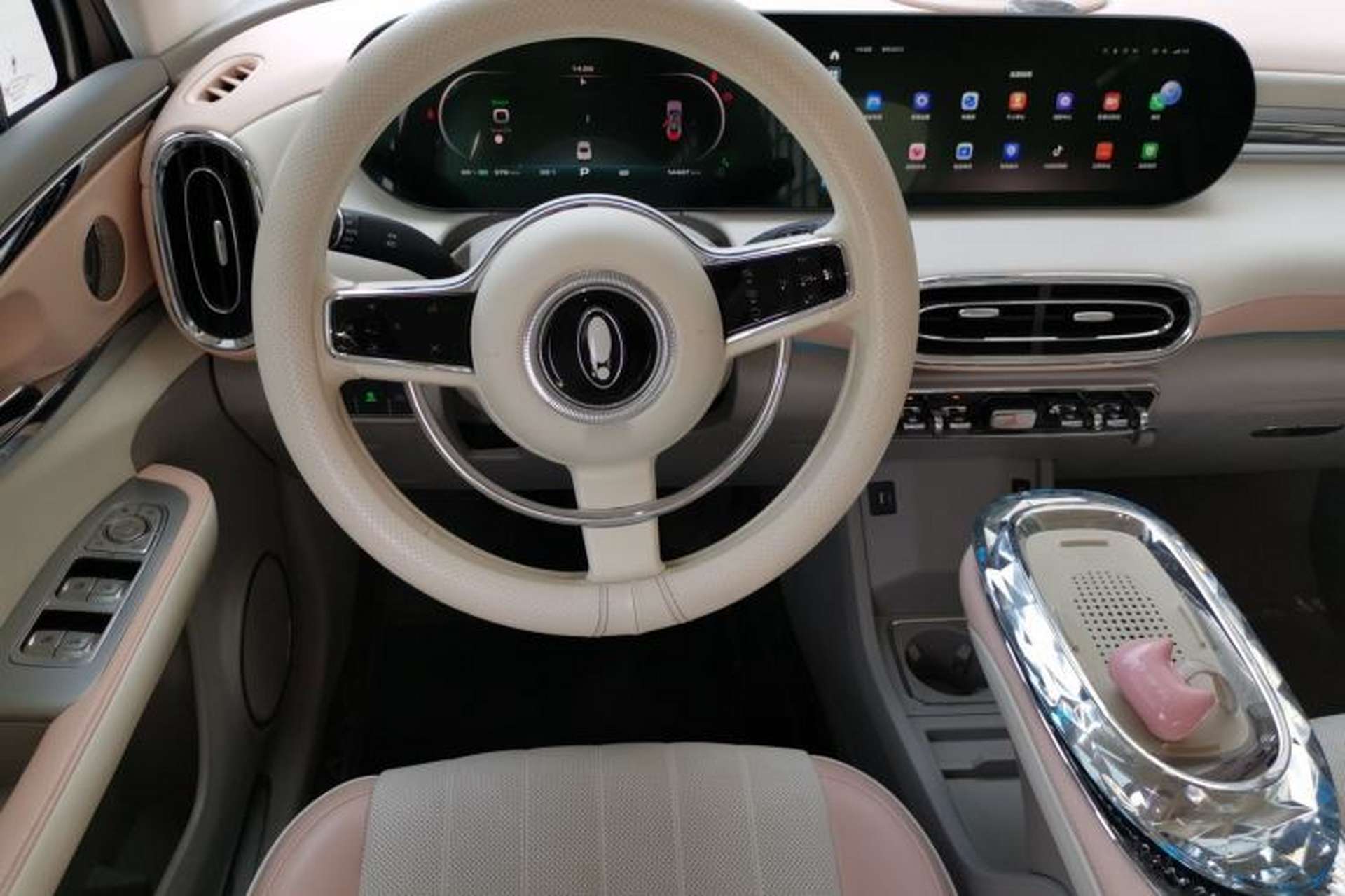 Used ORA Ballet Cat 2023 401 km Luxury Version Steering Wheel