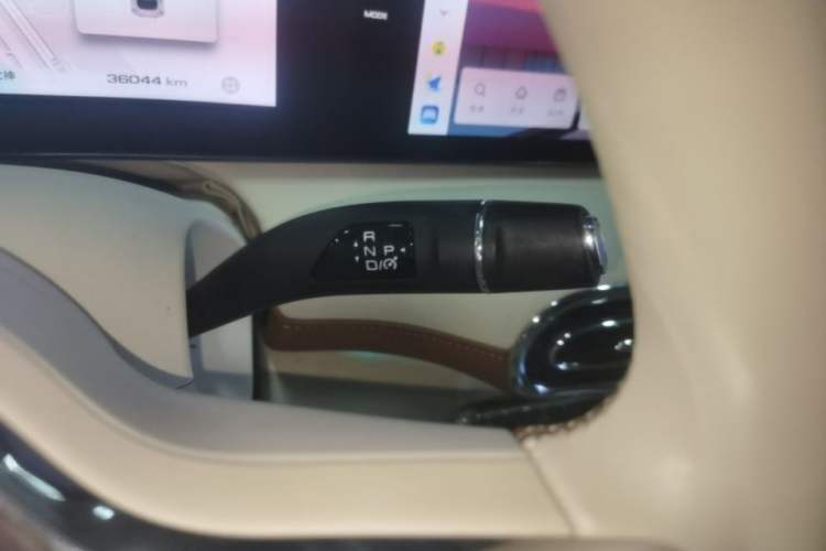 Used ORA Ballet Cat 2023 401 km Luxury Version Gear Lever