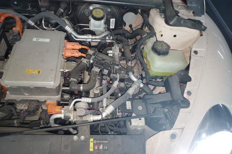Used ORA Ballet Cat 2023 500 km Luxury Version Engine Bay Left
