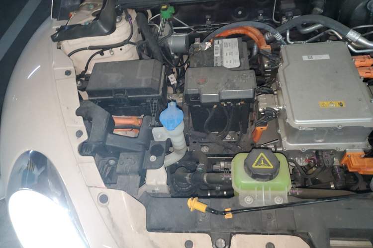 Used ORA Ballet Cat 2023 500 km Luxury Version Engine Bay Right