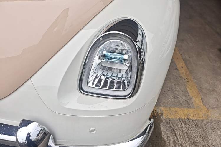 Used ORA Ballet Cat 2023 401 km Luxury Version Left Front Headlight