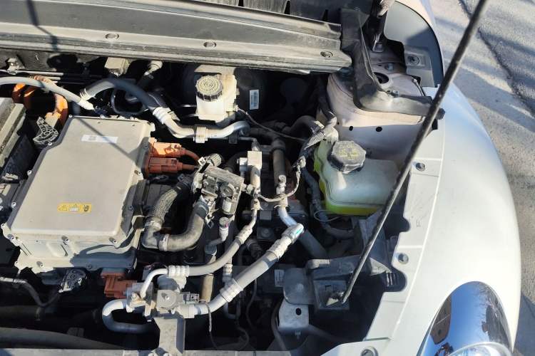Used ORA Ballet Cat 2023 401 km Luxury Version Engine Bay Left