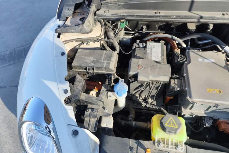 Used ORA Ballet Cat 2023 401 km Luxury Version Engine Bay Right