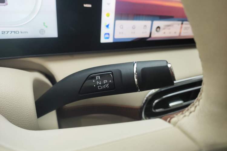 Used ORA Ballet Cat 2023 401 km Luxury Version Gear Lever