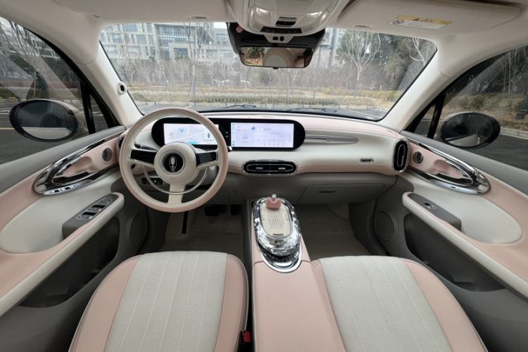 Used ORA Ballet Cat 2023 401 km Luxury Version Interior 4