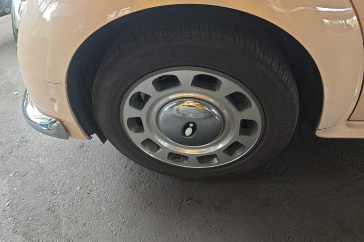 Used ORA Ballet Cat 2023 500 km Luxury Version Left Front Wheel Hub
