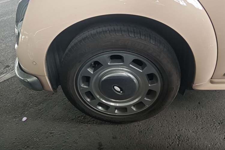 Used ORA Ballet Cat 2023 500 km Luxury Version Right Rear Wheel Hub