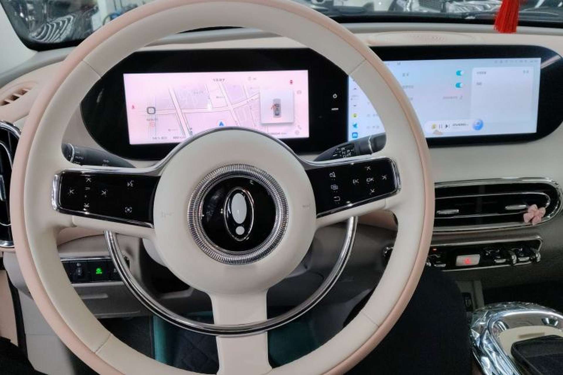 Used ORA Ballet Cat 2023 401 km Luxury Version Steering Wheel