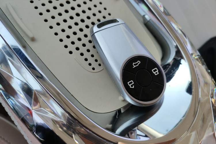 Used ORA Ballet Cat 2023 401 km Luxury Version Vehicle Key