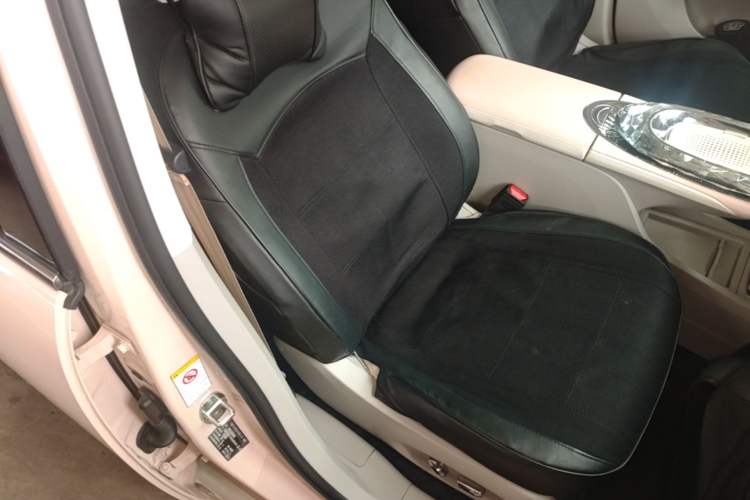 Used ORA Ballet Cat 2023 401 km Luxury Version Right Front Seat
