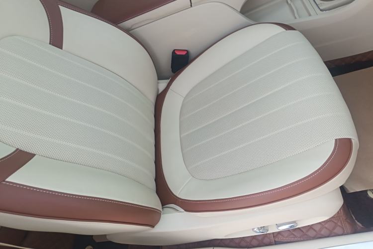 Used ORA Ballet Cat 2023 401 km Luxury Version Right Front Seat