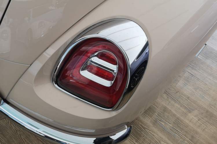 Used ORA Ballet Cat 2023 401 km Luxury Version Right Rear Taillight