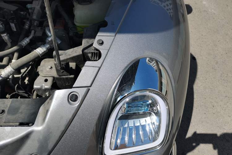 Used ORA Ballet Cat 2023 401 km Luxury Version Engine Bay Left