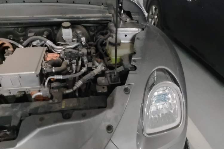 Used ORA Ballet Cat 2023 401 km Luxury Version Engine Bay Left