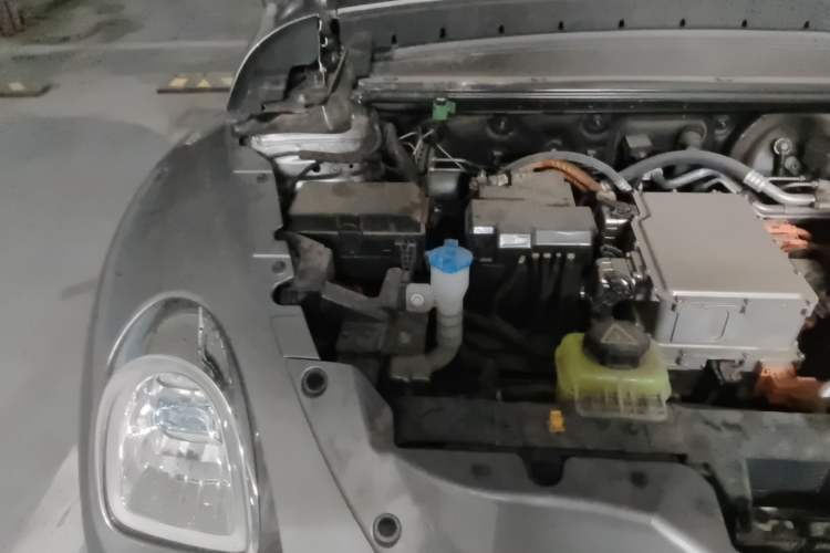 Used ORA Ballet Cat 2023 401 km Luxury Version Engine Bay Right