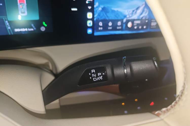 Used ORA Ballet Cat 2023 401 km Luxury Version Gear Lever