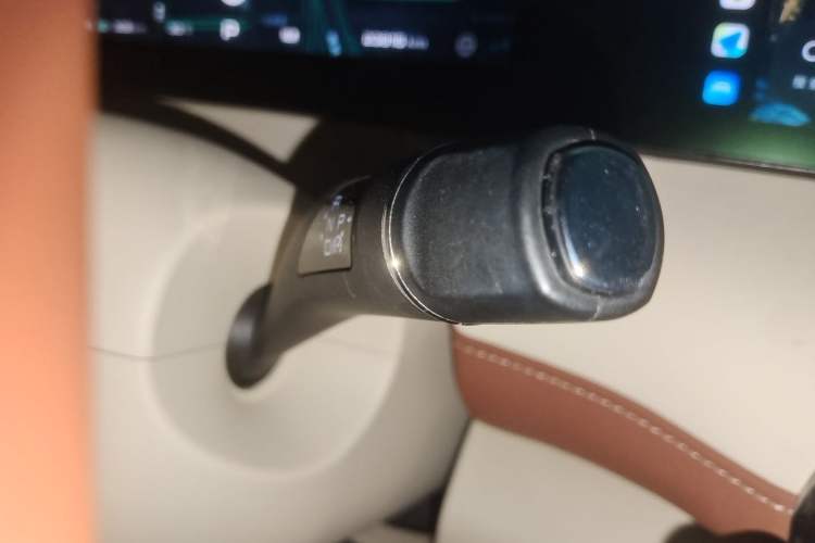 Used ORA Ballet Cat 2023 401 km Luxury Version Gear Lever