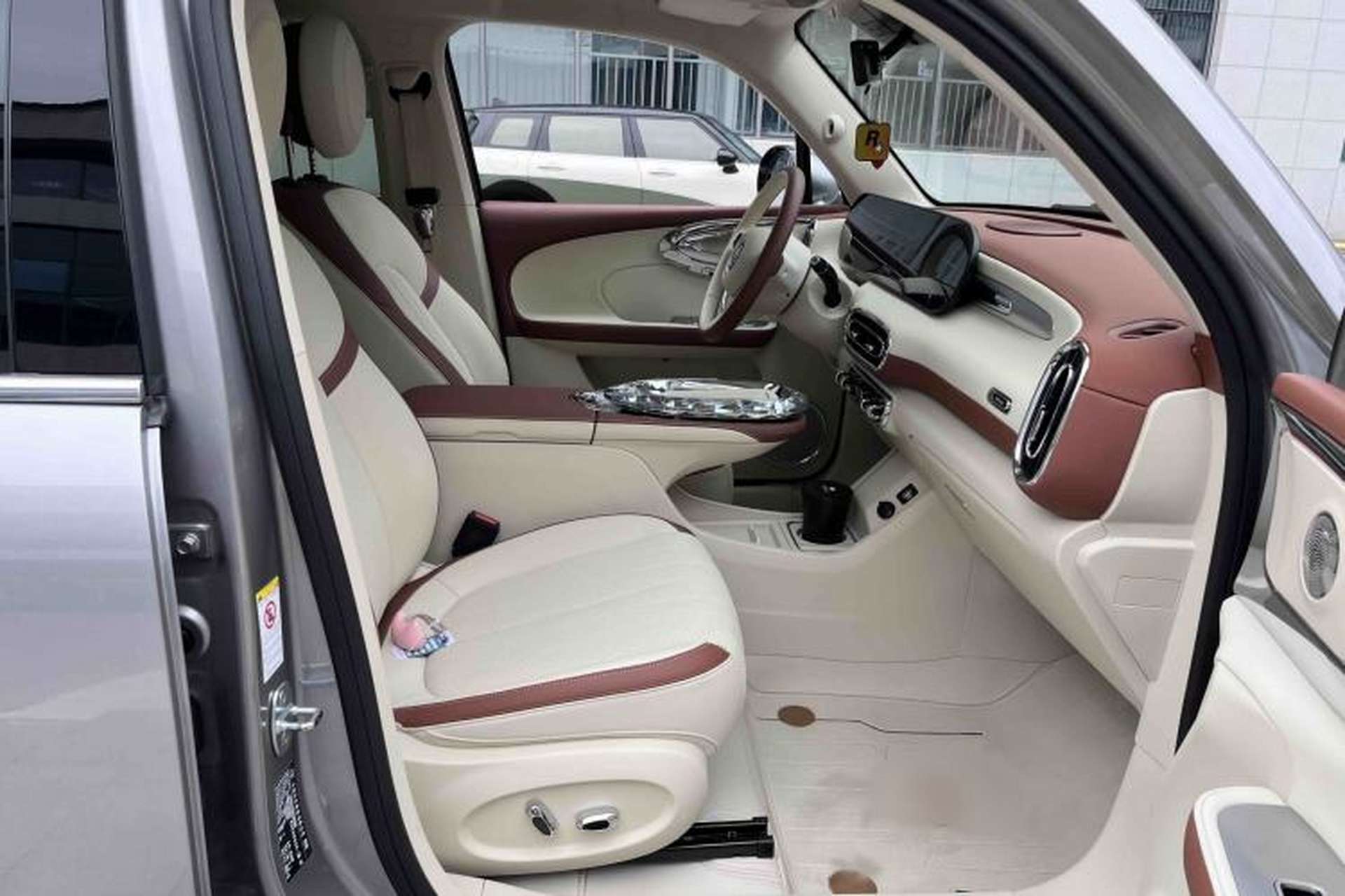 Used ORA Ballet Cat 2023 401 km Luxury Version Interior 12