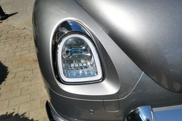 Used ORA Ballet Cat 2023 401 km Luxury Version Right Front Headlight