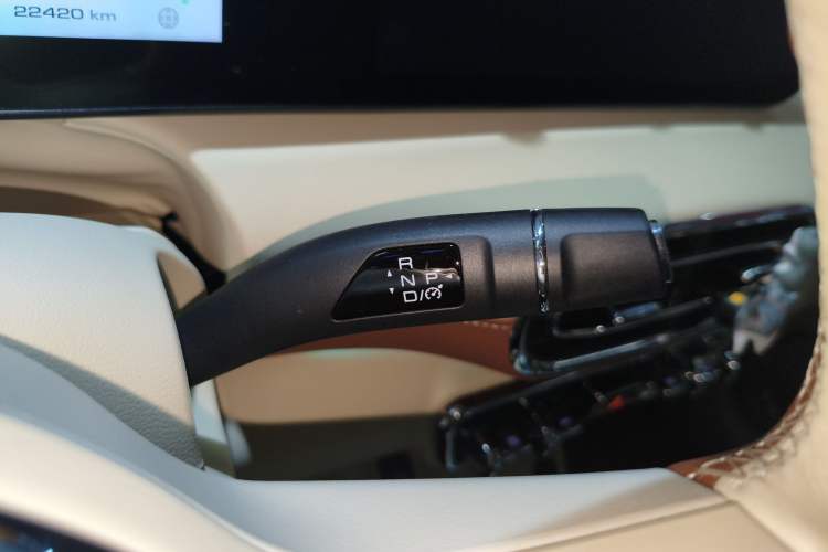 Used ORA Ballet Cat 2023 401 km Luxury Version Gear Lever