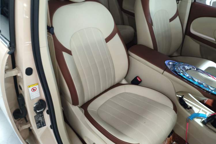Used ORA Ballet Cat 2023 401 km Luxury Version Right Front Seat
