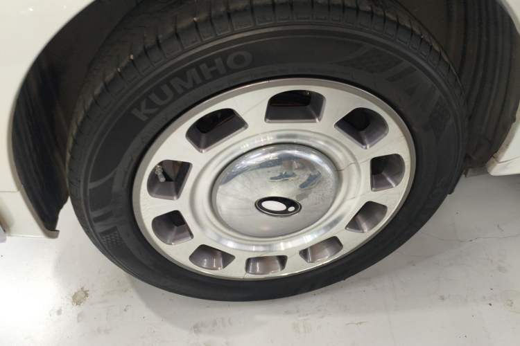 Used ORA Ballet Cat 2023 401 km Luxury Version Right Rear Wheel Hub