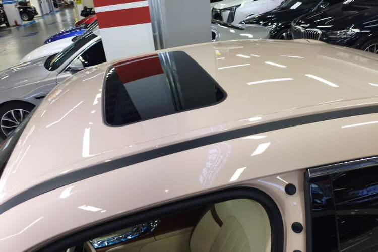 Used ORA Ballet Cat 2023 401 km Luxury Version Roof