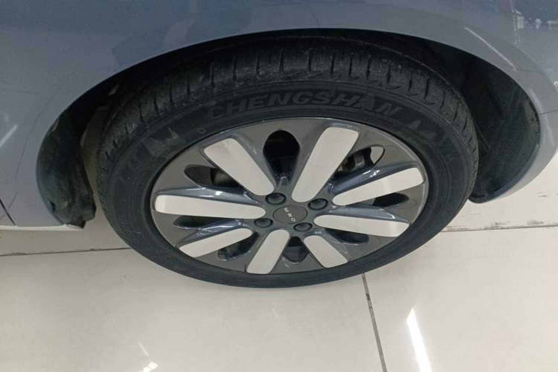 Used ORA Black Cat 2021 351 km Luxury Version Right Rear Wheel Hub