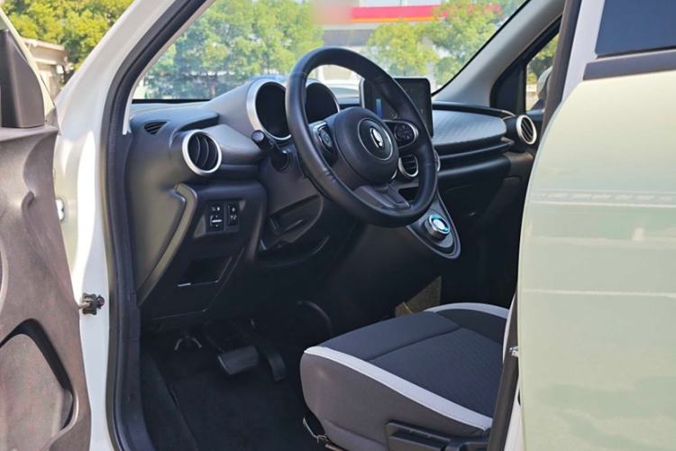 Used ORA Black Cat 2022 301km "Cute & Dynamic" Phosphate Iron Lithium Interior 5