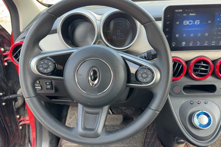 Used ORA Black Cat 2021 301 km Basic Version Interior 4
