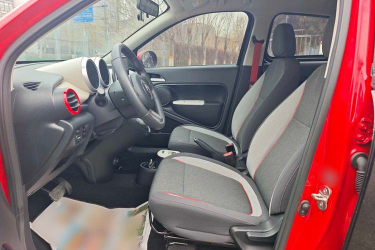 Used ORA Black Cat 2019 301km Standard Edition Interior 4