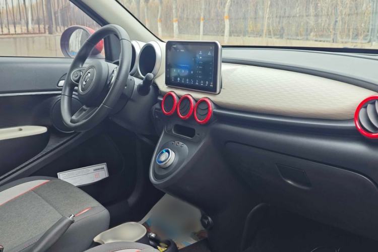 Used ORA Black Cat 2019 301km Standard Edition Interior 8