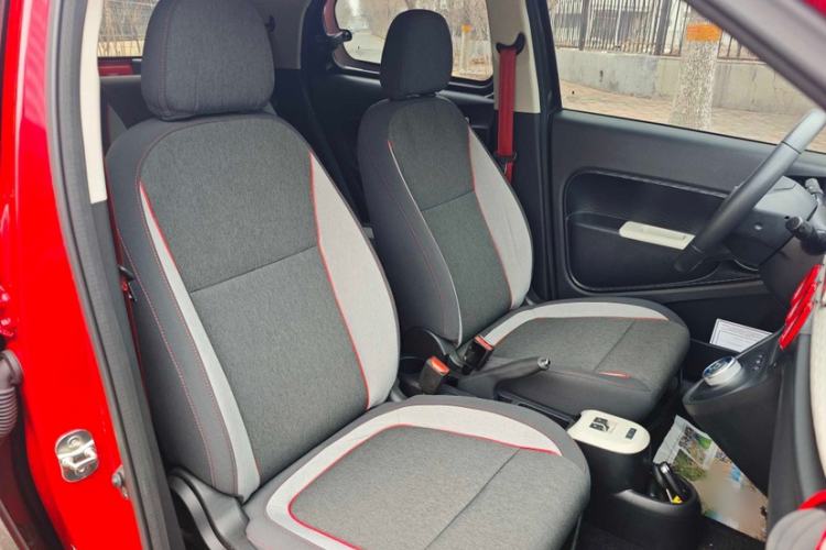 Used ORA Black Cat 2019 301km Standard Edition Interior 9