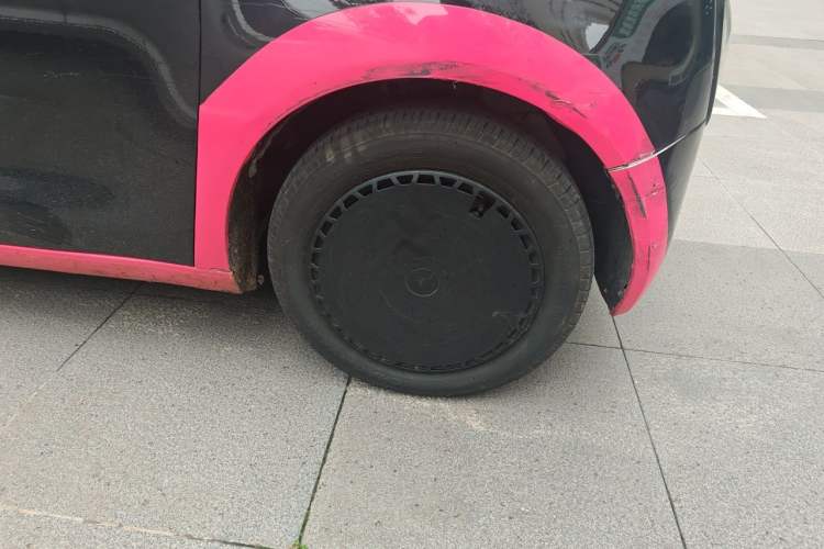 Used ORA Black Cat 2019 351 km Fun Edition Right Front Wheel Hub