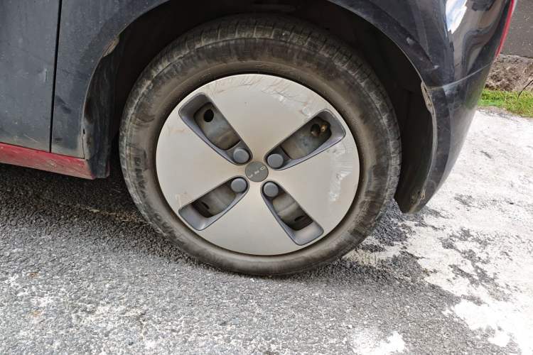 Used ORA Black Cat 2019 301km Standard Edition Right Front Wheel Hub