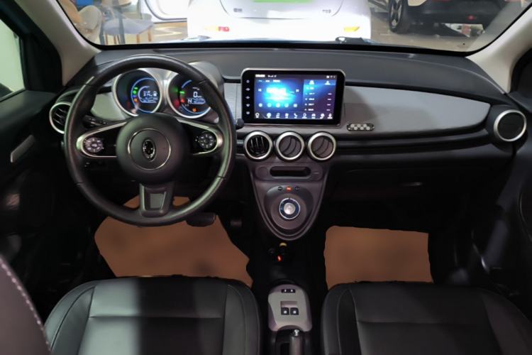 Used ORA Black Cat 2019 351 km Family Edition Center Console