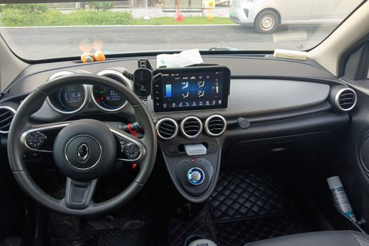 Used ORA Black Cat 2019 351 km Family Edition Center Console