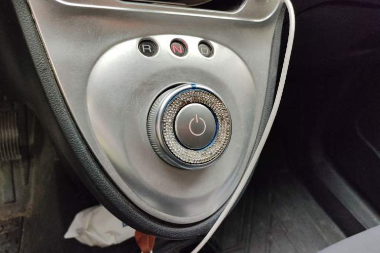 Used ORA Black Cat 2019 351 km Fun Edition Gear Lever