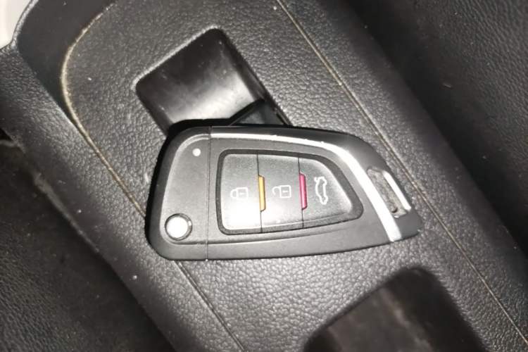 Used ORA Black Cat 2019 351 km Goddess Edition Interior 1