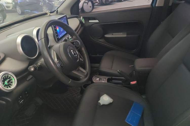 Used ORA Black Cat 2019 351 km Family Edition Left Front Seat